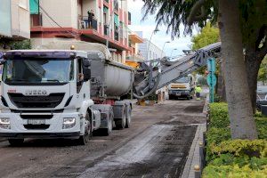 La Avinguda Gran Via València de Mutxamel renueva por completo su asfaltado con una inversión invierte 42.000 euros
