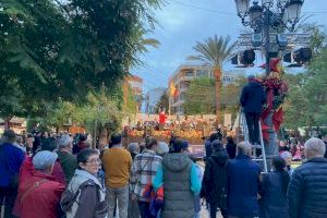 Cientos de personas celebran la Navidad con el concierto de villancicos en la Plaza de la Constitución de Torrevieja