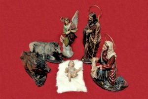 El Museo de Semana Santa de Callosa expone hasta el 12 de enero un nacimiento del barroco cedida por los belenistas