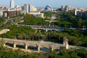 Los puentes del jardín del Turia: descubre la huella de siglos de historia en València