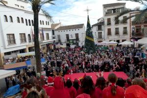 La magia de la navidad volvió a la plaça Major con la XI Feria Solidaria