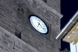 Segorbe restaura la esfera del reloj del campanario