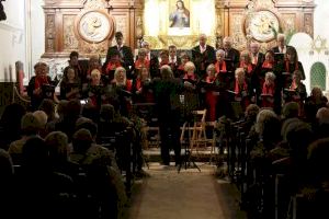 La Coral de la Unión Musical de Benidorm ofrece un gran recital de villancicos en la iglesia de San Jaime
