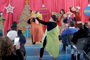 Los alumnos del Doble Amor de Benidorm vuelven a celebrar su tradicional Festival de Navidad