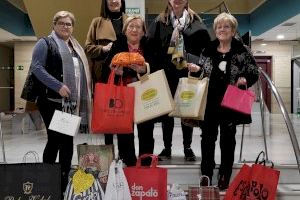 Les guanyadores de 3.000 euros del primer sorteig de la campanya ‘A Borriana, Nadal i Reis tenen premi’ se’n van de compres