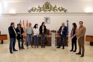 L’Ajuntament de Dénia reconeix el treball de Claudia Lledó i els membres de ‘Gamma Version’