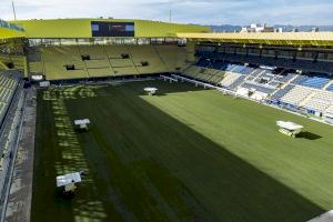 La alfombra del Estadio de la Cerámica ya está lista para el partido de fin de año