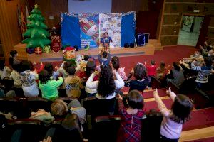 El Colegio de Enfermería de Alicante celebra en el HGU Dr. Balmis su tradicional fiesta infantil de Navidad