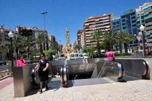 El 93,1% de las personas usuarias del TRAM d'Alacant acude a las estaciones a pie y el 94,1% llega también andando a su destino