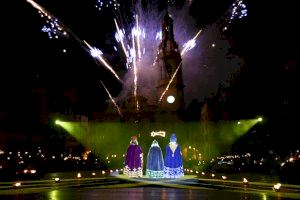 Alcoi celebra su tradicional Cabalgata de Reyes Magos, considerada la más antigua de España