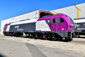 Las nuevas locomotoras de Renfe se fabrican en un pueblo de Valencia