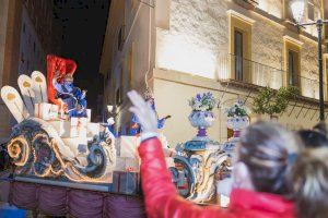 Cullera recibe con ilusión a los Reyes Magos la noche mágica del 5 de enero