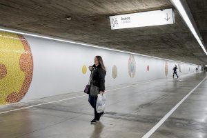 Un mural de trencadís recrea el sistema solar y la evolución de la Tierra en el parking de la Ciutat de les Arts i les Ciències