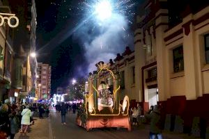 Almassora recupera el recorrido tradicional de la cabalgata de Reyes y el lanzamiento de caramelos