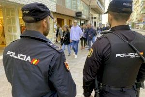 Detención en tiempo récord de tres menores por robar en la playa del Postiguet en Alicante