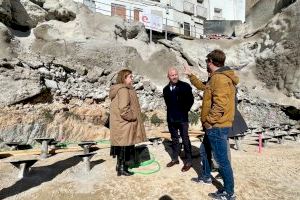 El presidente de la Diputación de Valencia visita las obras del muro caído de la Calle Moratín de Buñol