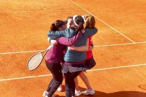Las chicas del Club de Tenis El Campello ganan el campeonato autonómico y ascienden a primera división