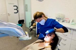 Vithas señala los problemas que puede ocasionar la ortodoncia invisible no pautada por un especialista