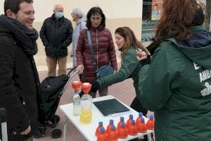 Castelló reparte 13.000 embudos a la ciudadanía para reciclar el aceite vegetal usado en la cocina
