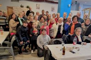 L'Associació del barri de Sant Antoni d'Albal inicia la festa tradicional que ha duplicat els associats