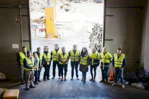 Una delegación de Ecuador visita la planta reciclaje de GIRSA en Picassent