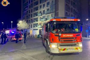 Evacuen un veïnat d'Alaquàs per l'incendi d'un garatge
