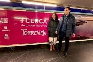 La estación de metro de Gran Vía se “viste” de imágenes turísticas de Torrevieja
