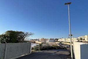 Vinaròs instala nuevas farolas solares en la Costa Nord