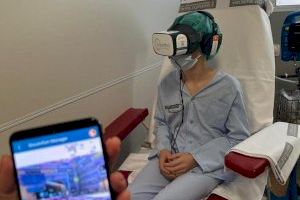 Un hospital valenciano ofrece realidad virtual a los más pequeños para hacer más amenos sus ingresos