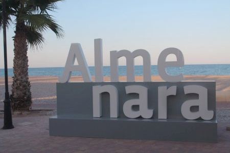 La Playa Casablanca de Almenara aumenta de 4 a 7 el número de chiringuitos a partir de este verano