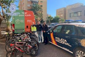 La Policía Nacional dona trece bicicletas al proyecto Bicis para la Vida