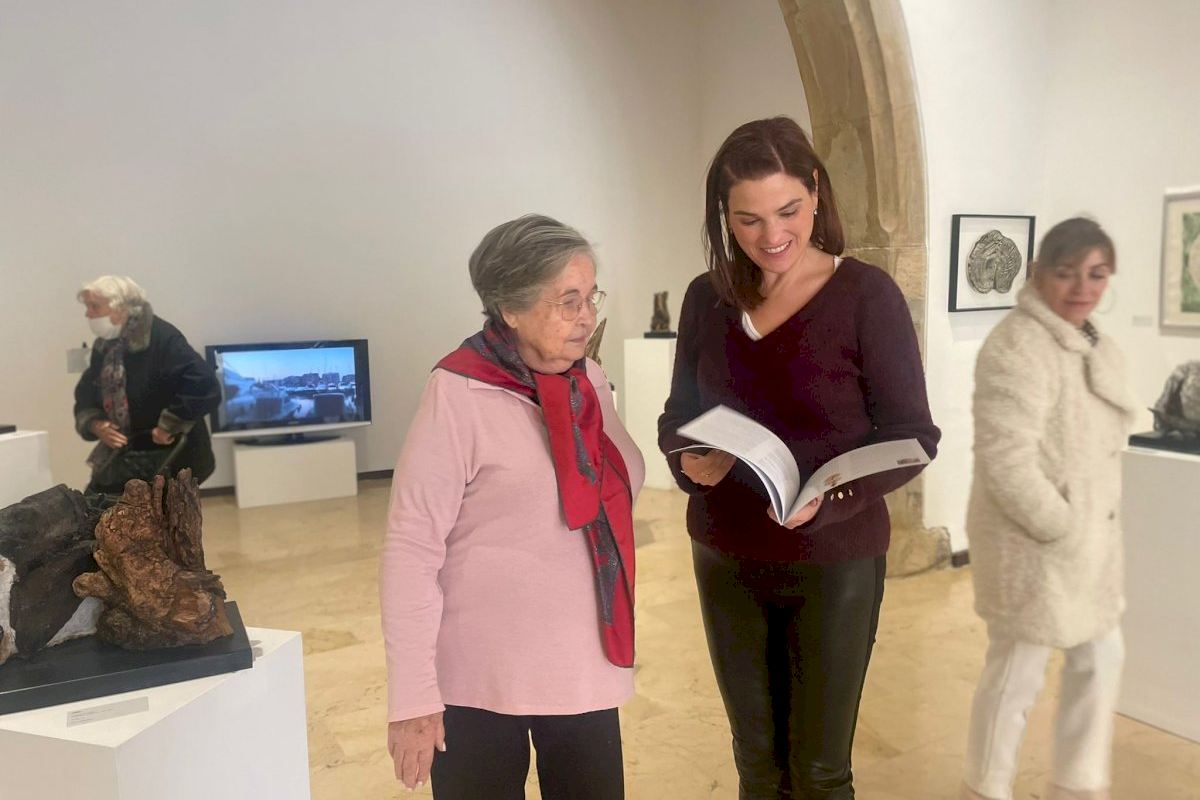 La Lonja Medieval acoge hasta el 12 de marzo una exposición de piezas de arte de Sol Pérez que fueron sumergidas en el Mediterráneo