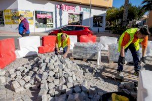 Urbanismo inicia las obras de mejora en la glorieta de avenida del País Valencià con camí de Coves