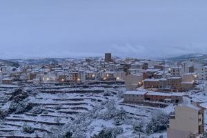 VÍDEO |  La nieve cubre de blanco la Comunitat Valenciana este domingo y deja mínimas de -11ºC