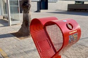 El Ayuntamiento de Sedaví instala corazones para la recogida de tapones solidarios