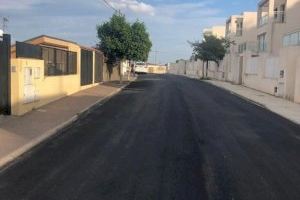 El Ayuntamiento de Chiva reurbaniza y asfalta 16 calles del municipio