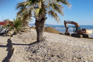 Ayuntamiento de Oropesa y Costas construyen un talud para proteger la playa Morro de Gos