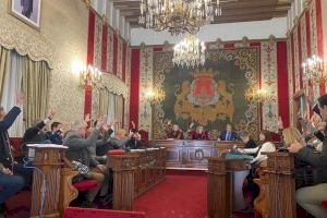 El Consejo de Comercio aprueba por unanimidad el traslado del mercadillo artesano de la playa de San Juan al comienzo de la avenida de Niza