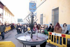 La Font del Vi vuelve a las calles por el día grande de Sant Blai en Burriana