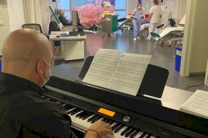 El Hospital Universitario del Vinalopó conmemora el Día Mundial contra el Cáncer ofreciendo un concierto de piano