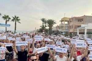 Nules lidera una manifestació enfront de la delegació de Costas a Castelló
