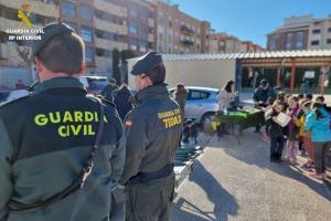 Exhibición de medios de la Guardia Civil en colegios de la provincia de Castellón