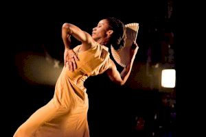 La bailaora Yinka Esi Graves indaga en el IVAM sobre la memoria africana del flamenco