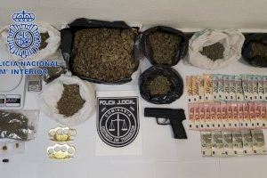 La Policía Nacional desarticula un punto de venta de droga en Valencia y detiene a dos personas