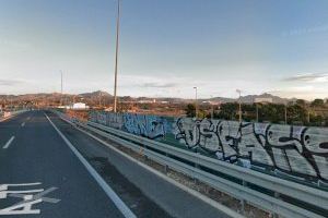 Herido grave un motorista tras sufrir un accidente en Alicante