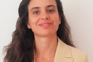 La taula redona ‘Ciència en femení’ de la UA comptarà amb l’oncòloga i enginyera informàtica Aurelia Bustos