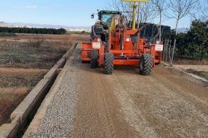 El Ayuntamiento acomete trabajos de desbroce y mantenimiento de los caminos rurales de Benaguasil