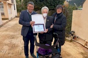 El Ayuntamiento de Olocau felicita a Carmen Prieto Ortiz por su 100 aniversario