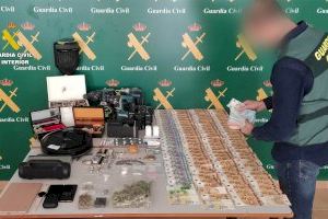 Cae una banda criminal dedicada a la venta de droga junto a un centro escolar en Torrevieja