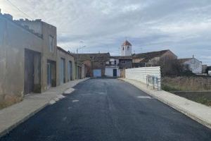 El equipo de gobierno socialista mejora aceras y calles en Requena y sus aldeas